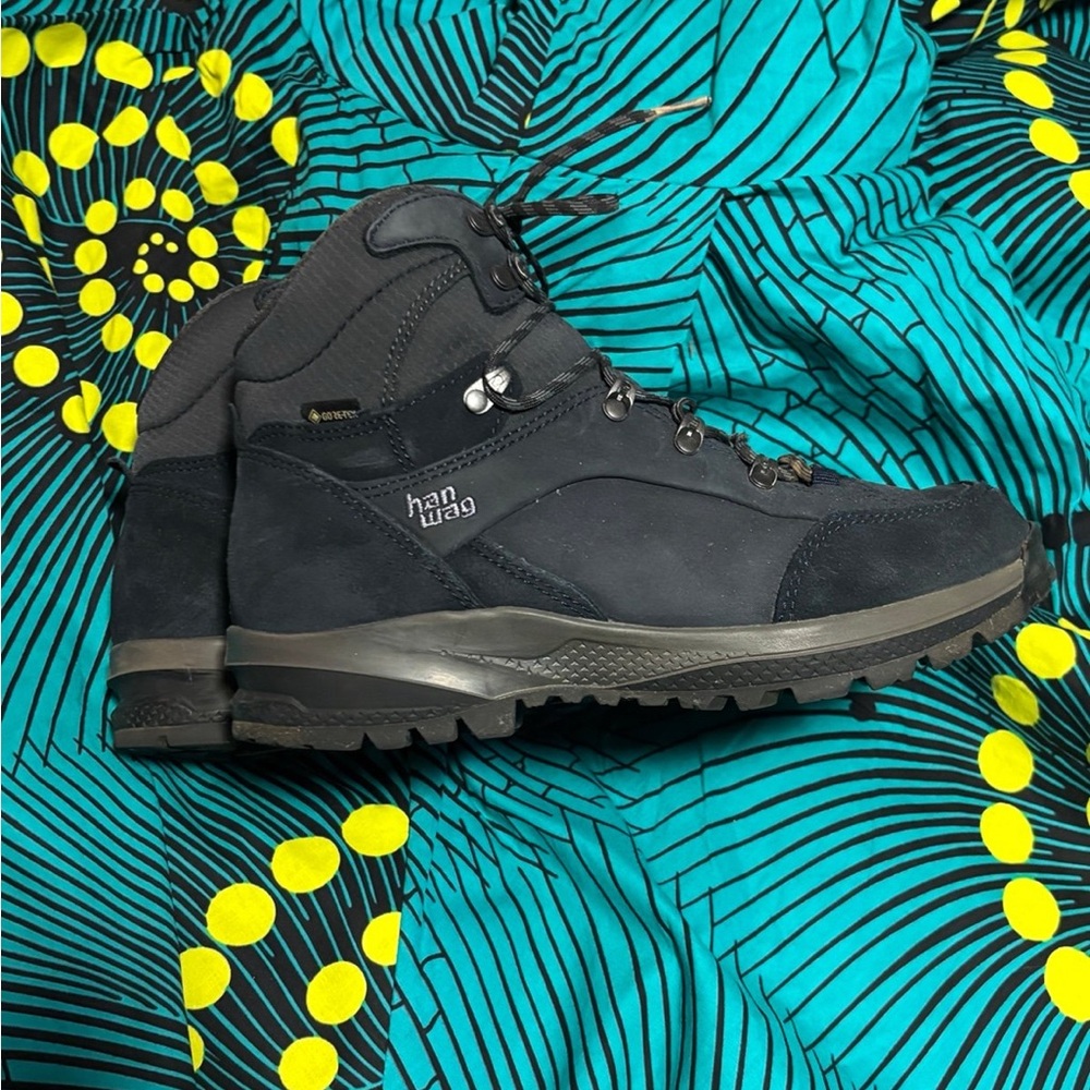 Han Huang Women's Gray Winter Boots